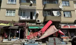 Kartal'da şaşırtıcı olay! Bir apartmanın balkonu çöktü!