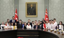 Beştepe'de 23 Nisan! Çocuklardan Cumhurbaşkanına ziyaret