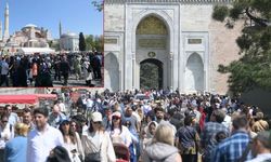 İstanbul'da Ramazan Bayramı yoğunluğu! Tarihi mekanlar doldu taştı