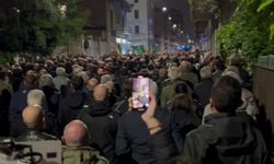 İtalya'da yüzlerce kişiden Nazi selamı