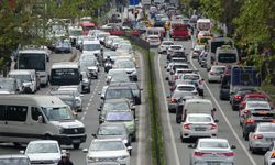 Karadeniz Sahil Yolu’nda müthiş trafik yoğunluğu