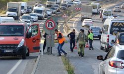 Pendik’te hafriyat kamyonu ile otomobil çarpıştı