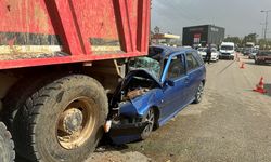 Kastamonu’da otomobil kamyonun altına girdi: Ölü ve yaralılar var