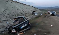 Erzurum'da pikap ile otomobil kafa kafaya çarpıştı ölü ve yaralılar var