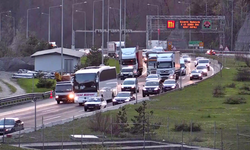 Otoyollarda bayram tatili dolayısıyla trafikte akıcı yoğunluk sürüyor