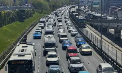 İstanbul'da sabah saatlerinde yüzde 1 olan trafik yoğunluğu öğleden sonra yüzde 65 oldu