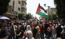 Refah'taki kampı bombalayan İsrail, Batı Şeria'da protesto edildi