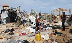 İsrail, Refah'taki çadır kampını bombaladı