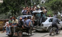 Refah'taki saldırıların ardından Filistinliler yine göç ediyor