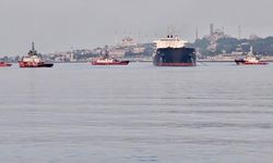 İstanbul Boğazı'nda 229 metrelik yük gemisi karaya oturdu