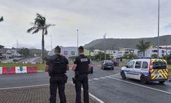 Fransa'ya bağlı Yeni Kaledonya özerk bölgesinde sokaklar karıştı! 12 günlük OHAL ilan edildi, TikTok yasaklanıyor