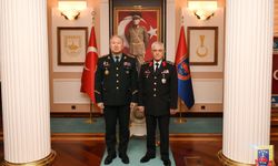 Moğolistan İç Kuvvetler Komutanı Rentsendorj Orgeneral Arif Çetin’i ziyaret etti