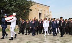 Milli Savunma Bakanı Yaşar Güler ve TSK Komuta Kademesi Anıtkabir'i ziyaret etti