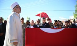 Erzurum şehidini dualarla uğurladı