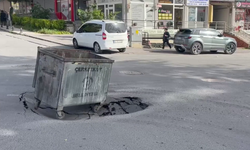 Seyir halinde iken yol böyle çöktü