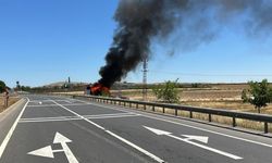 Şanlıurfa'da emniyet personelini taşıyan midibüs alev alev yandı