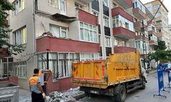 İstanbul'da korku dolu anlar: Balkon çöktü, felaket kıl payı atlatıldı!