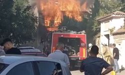 Fatih'te ahşap binada çıkan yangın korkuttu