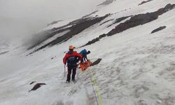 Ağrı Dağı'nda ölen dağcının cenazesi 5 gün sonra indirildi