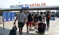 Antalya Havalimanı'nda uçak ve yolcu rekoru kırıldı