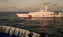 Güney Çin Denizi'nde tansiyonu yükselten olay: İki gemi çarpıştı