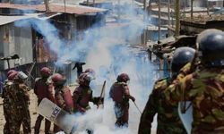Yasa çıktı: Kenya'da ordu sokağa iniyor!