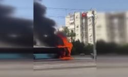 Antalya'da alev alev yanan halk otobüsü küle döndü!