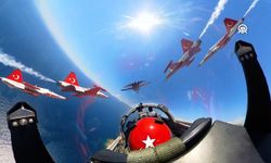 Türk Yıldızları ile HÜRJET kol uçuşu yaptı! Görüntüler nefes kesti