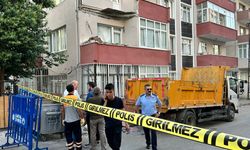 Kartal'da 5 katlı binanın balkonu çöktü: Bina tahliye edildi