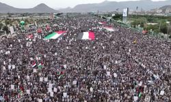 Yemen'de on binler Gazze için yürüdü