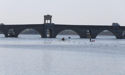 Meriç Nehri'nde ilk resmi kürek yarışları başladı