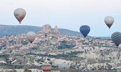 Sıcak hava balonları turistlerin gözdesi oldu