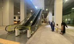 Havalimanı'nda korkunç kaza!  Yürüyen merdivenin durması sonucu 4 kişi yaralandı
