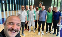 Cumhurbaşkanı Erdoğan basketbol oynadı!