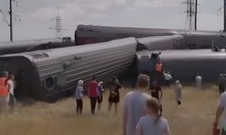 Rusya’da tren raydan çıktı: 100 yaralı