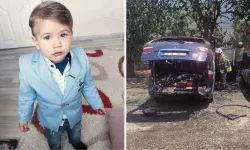 Park halindeki otomobilde yangın! 4 yaşındaki çocuk can verdi