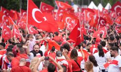Berlin polisinden Türk taraftarına uyarı! "Siyasi sembollerden kaçının"