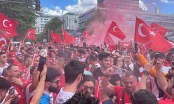 Berlin'de Milli Heyecan Zirvede