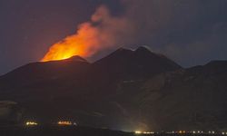 Etna Yanardağı lav püskürtmeye başladı