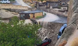 Nevşehir'de şiddetli sel! Yollar göle döndü