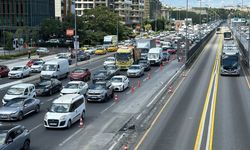 İstanbul'da D-100 kara yolunda aynı ayda yapılan çalışmalar trafiği felç etti