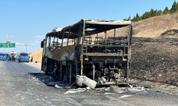 Bursa'da seyir halindeki yolcu otobüsü cayır cayır yandı