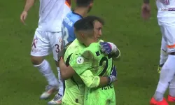 Muslera genç meslektaşına moral verdi