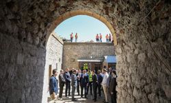 Van'da bulunan İzzettin Şir Camii restorasyonda