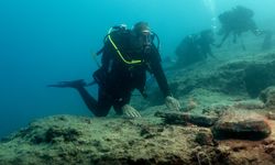 Kültür ve Turizm Bakanı Ersoy, dünyanın en eski gemisinin batığına dalış yaptı