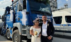 Manisa'da düğün sürprizi: Gelini vinçle nikah salonuna götürdü