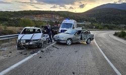 İki otomobilin çarpıştığı Karabük'te 7 kişi yaralandı