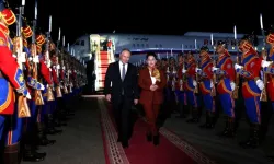 Putin'e Moğolistan'da resmi tören düzenlendi!