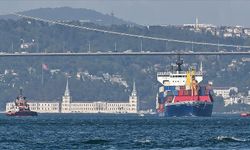 İstanbul Boğazı'nda gemi trafiği askıya alındı