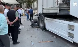 Kaza yapan tır yolu kapattı, vatandaşlar seferber oldu